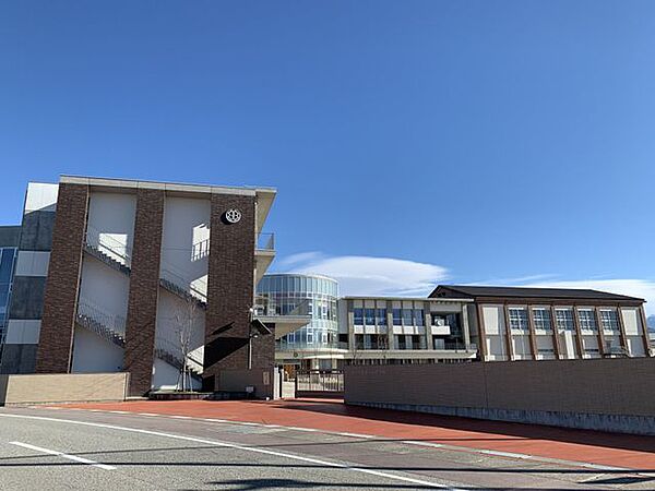 魚津市立よつば小学校 徒歩18分。 1410m