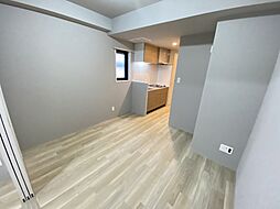 クローバー・グランツ三国ヶ丘 8階1LDKのリビング/ダイニング