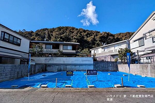 スーパー・ドラッグストア徒歩圏内！ 毎日のお買い物に困らない便利な立地です。