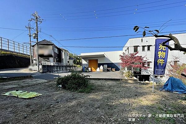 ■建築条件なし！■自然×緑あふれる住環境■車のすれ違いも楽々のゆとりある前道6ｍ