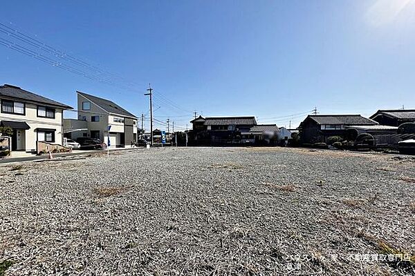 【分譲地全体の写真です】周辺は落ち着いた雰囲気の住宅街。都市の利便性を享受しつつ、穏やかな生活が送れるエリアです。