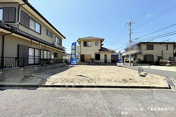 空が広く感じる開放感。 都会の喧騒を離れ、自分たちらしい時間を紡ぐ贅沢。