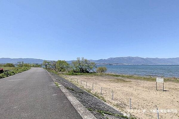 琵琶湖沿いの遊歩道 80m