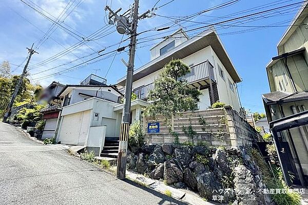 第二向陽小学校まで徒歩4分！ お子様の通学負担が少なく、親御様も安心の環境。