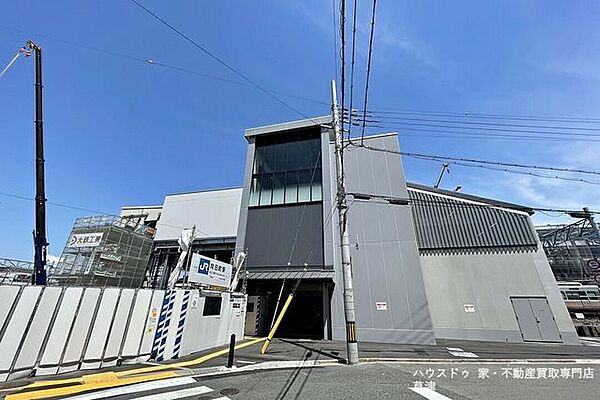 【JR向日町駅】京都駅まで電車で約10分、京都市中心部へ乗り換えなしでアクセス可能で、通勤・通学にも便利です。周辺には、向日神社な歴史ある神社や日常の買い物に便利なスーパーやコンビニも充実しています…