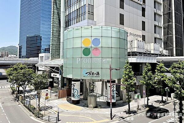 神戸ハーバーランド温泉 万葉倶楽部JR神戸駅から徒歩5分の24時間営業の温泉施設です。アメニティも豊富で手ぶら利用が可能。食事処や全210席のTV付リクライニングシートもあり快適に滞在できます…