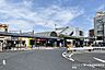 周辺：JR瀬田駅周辺にはコンビニや銀行、お買い物に便利な商業施設が揃う生活至便な環境です。近江一の宮といわれる建部大社まで車で7分、観光スポットへのアクセスも良好です。 2100m