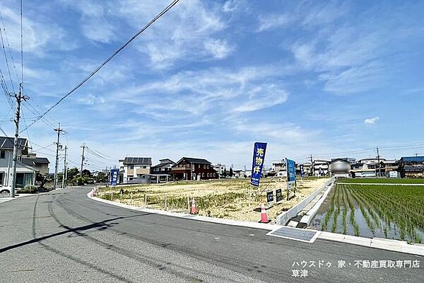 【分譲地全体】真っ白な地図に夢を描く。 建築条件なしの土地で、家族の理想をイチからカタチに。