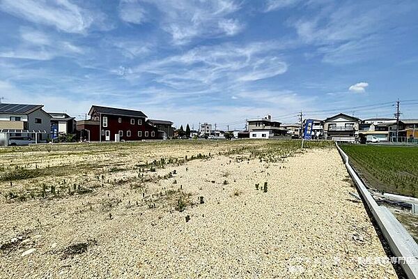 【分譲地全体】心地よい風が通り抜ける。 季節の香りを感じながら、深呼吸したくなる住環境。
