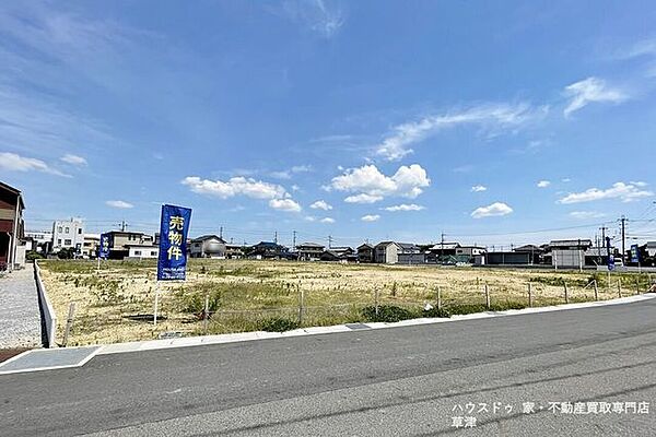 【分譲地全体】プランの立てやすい綺麗な敷地。デッドスペースを抑えた効率的な設計が可能です。