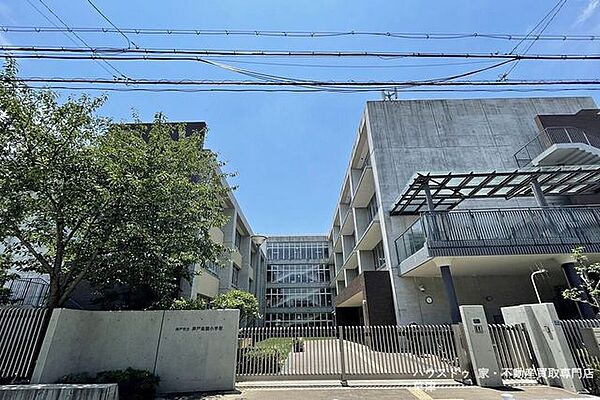 神戸市立神戸祇園小学校【神戸祇園小学校】「ともに 育つ」を学校目標に掲げる公立小学校。「あいさつ・あんぜん・あとしまつ」の3つのあを大切にし、地域や保護者とともに子供たちの成長を育んでいます…