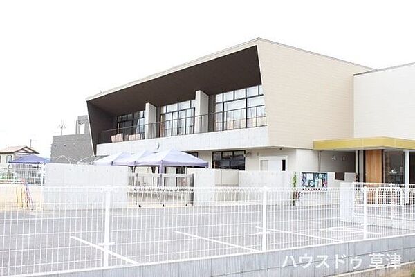 【レイモンド瀬田こども園】瀬田小学校の近くに位置する、「人、命を愛する心」「自然とともに生きる心」「創造（想像）する心」を保育理念にした幼保連携型認定こども園です。英語に触れる時間も設けられています…