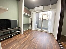 ジーイーオンズ 1階1LDKのリビング/ダイニング