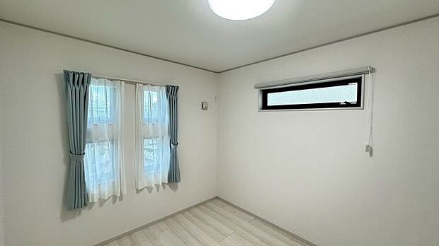 ＊南側5.1帖洋室＊