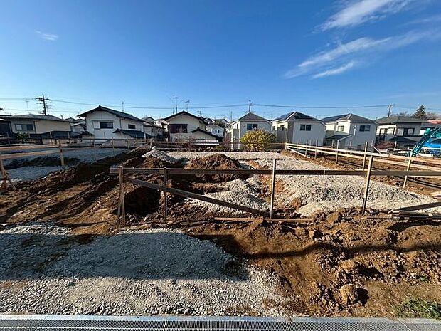 【外観】広々とした敷地で開放感があります♪