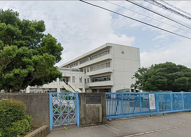 「四街道市立四街道北中学校」まで190m (徒歩3分)