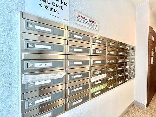 【ポスト】 居住者ごとに分かれた専用ポストで、プライバシーにも配慮されています。