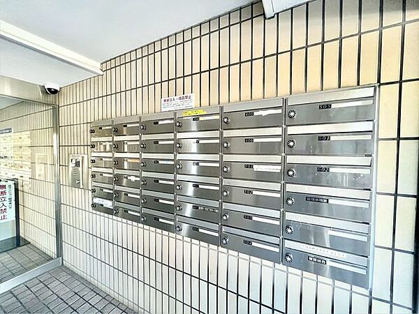 【ポスト】 居住者ごとに分かれた専用ポストで、プライバシーにも配慮されています。
