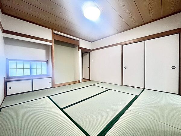 【和室】客間や小さいお子様を遊ばせる場所として重宝されるスペースです。