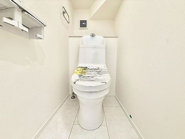 【トイレ】清潔感のある快適なトイレです。毎日気持ちよく使えます。