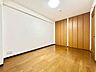 室内：【洋室】全居室に収納を完備しておりますので、自分好みのお部屋にカスタマイズ可能です！