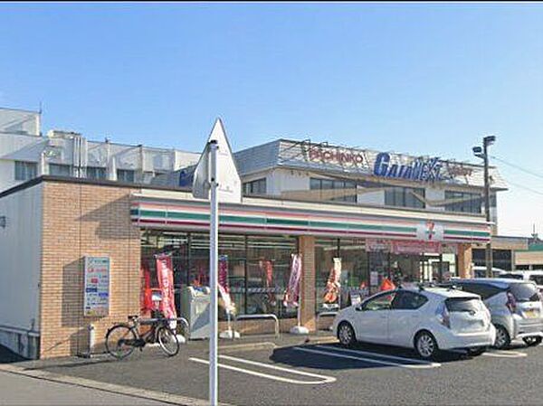 「セブンイレブン千葉作新台4丁目店」まで260m (徒歩4分)急な買い物はもちろん、ATM利用や公共料金の支払いなどにご利用いただけます。