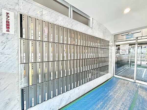 【ポスト】 居住者ごとに分かれた専用ポストで、プライバシーにも配慮されています。