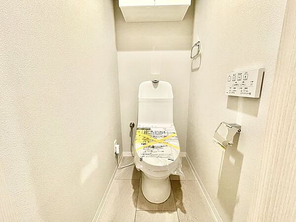 【トイレ】清潔感のある快適なトイレです。毎日気持ちよく使えます。