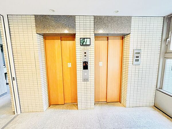 【エレベーター】エレベーターが2基あるので、朝の混み合う時間も快適に外出できます。