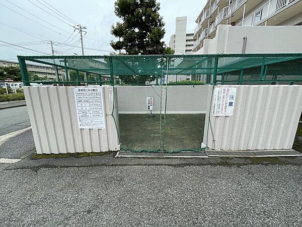 【ゴミ置き場】使いやすさに配慮した共用ゴミ置場で、常に清潔に保たれています。