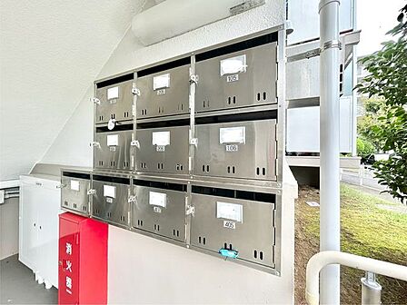【ポスト】 居住者ごとに分かれた専用ポストで、プライバシーにも配慮されています。