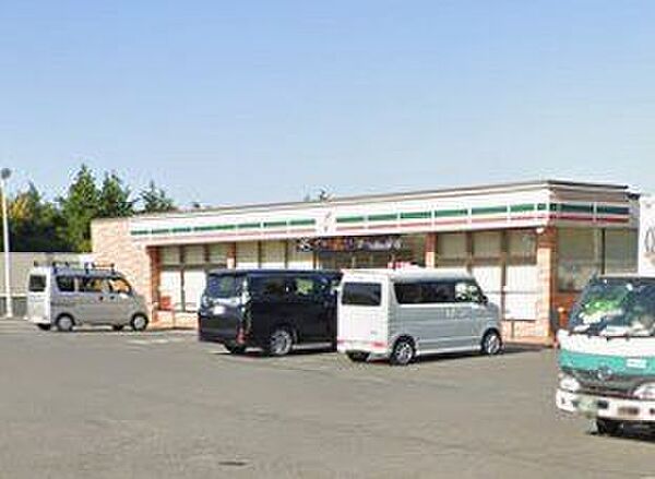 「セブンイレブン千葉小倉南店」まで210m (徒歩3分)急な買い物はもちろん、ATM利用や公共料金の支払いなどにご利用いただけます。