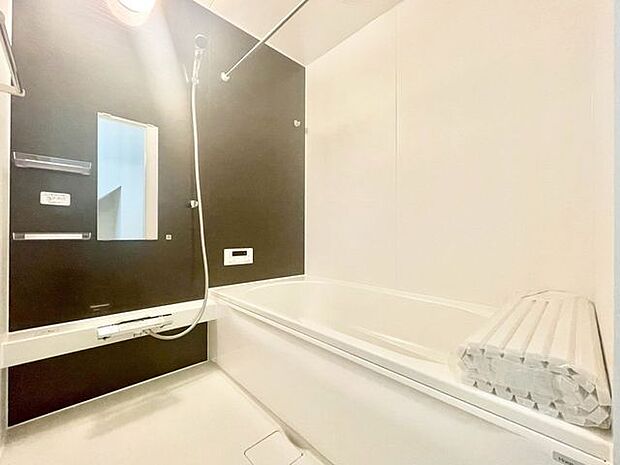 【浴室乾燥機】浴室暖房付なので洗濯物を乾かしたり、冬場の浴室でも快適に過ごせます！