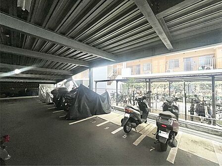 【バイク置場】バイク好きに嬉しい、安心の専用スペース♪