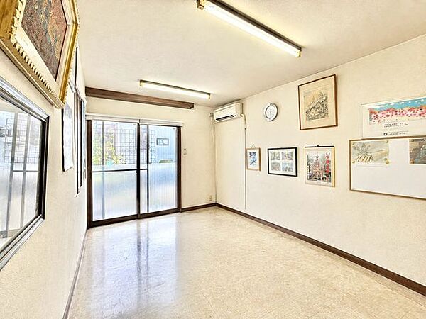【洋室】全居室に収納を完備しておりますので、自分好みのお部屋にカスタマイズ可能です！※CGで家具等をを消しています。
