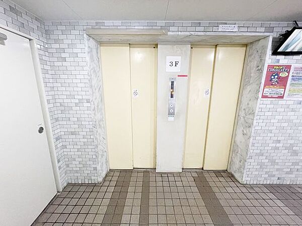 【エレベーター】エレベーターが2基あるので、朝の混み合う時間も快適に外出できます。