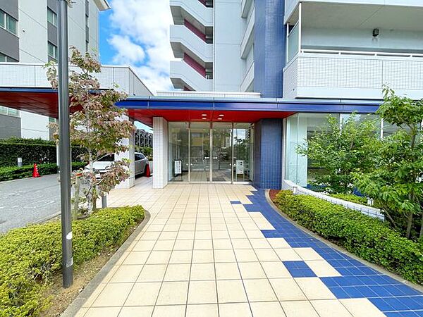 【エントランス】洗練されたエントランスが、毎日の暮らしを心地よく迎えます。
