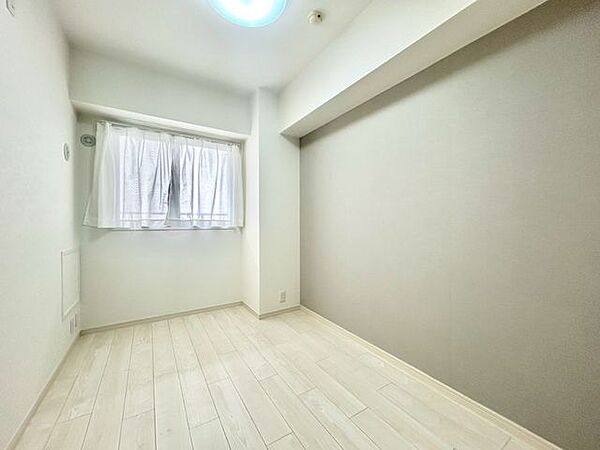 【洋室】全居室に収納を完備しておりますので、自分好みのお部屋にカスタマイズ可能です！
