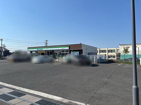 ファミリーマート草津駒井沢店　徒歩約11分