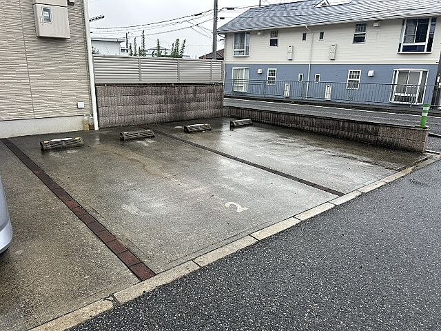 6 / 17