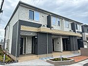 亀山駅より徒歩7分 1階 築1年11ヶ月の賃貸物件