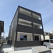 西新町駅より徒歩13分 3階 築2年7ヶ月の賃貸物件