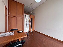 レオパレスミレア千里 1階1Kのリビング/ダイニング