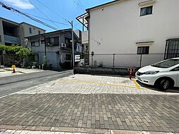 7 / 11