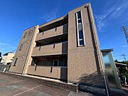 JR総持寺駅より徒歩24分 築19年 3階建の賃貸物件