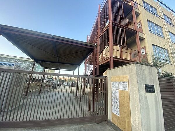 東大阪市立小阪中学校 860m