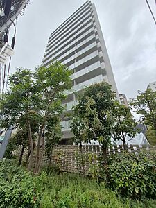 外観：【建物外観】JR「蒲田」駅・東急池上線「蓮沼」駅の2駅が徒歩5分！各方面へのアクセススムーズな立地です。