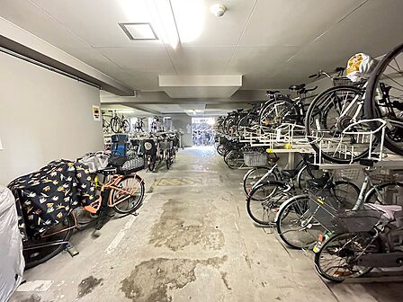 【駐輪場】使用料:150円~400円/月額※空き状況はお問い合わせください。