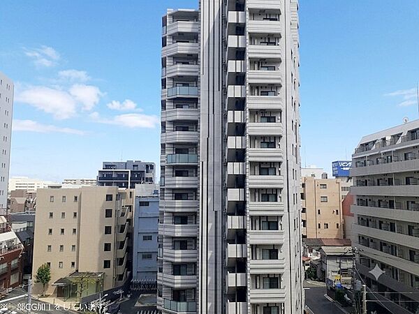 【眺望写真】6階部分×南西向き住戸につき、陽当たり・眺望良好です◎