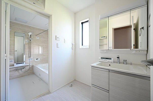 写真は施工例。ご案内は平日・休日ともに可能です。お仕事帰りやお買い物のついでなど、短時間のご見学にも柔軟に対応いたします。まずは30分ほどサクッとご覧いただくだけでも大歓迎です。お気軽にご相談下さい。